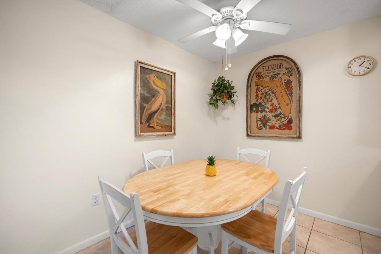 Waves 18, 2 Bedroom, Pool View, Heated Pool, BBQ, WiFi, Sleeps 6 St. Pete Beach Buitenkant foto