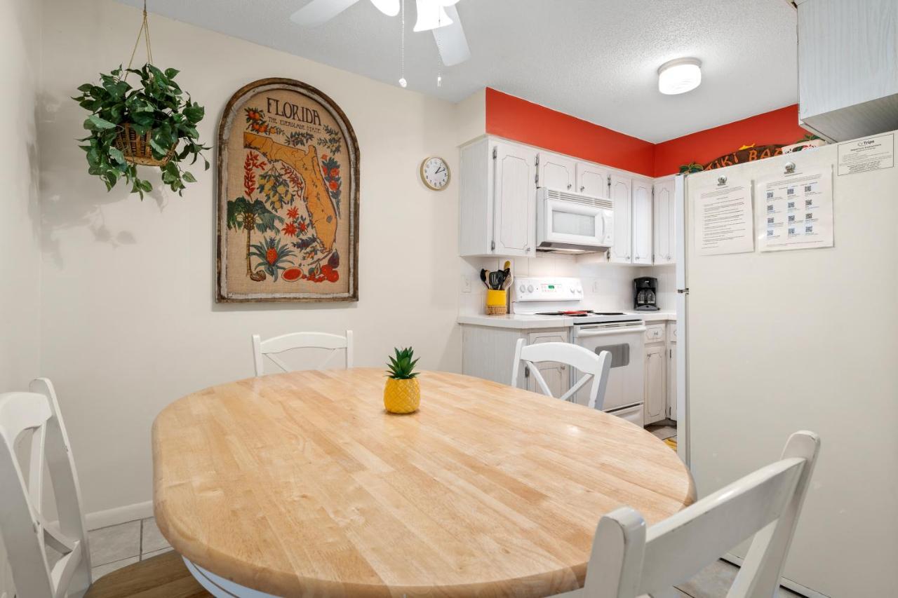 Waves 18, 2 Bedroom, Pool View, Heated Pool, BBQ, WiFi, Sleeps 6 St. Pete Beach Buitenkant foto